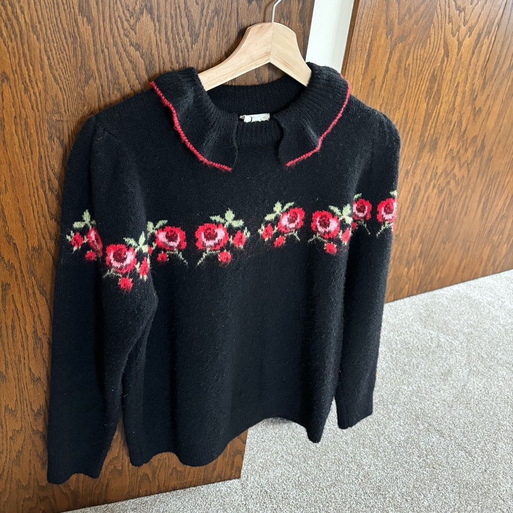 Joanie Clothing Size X-Small Black Floral Ruffle Sweater